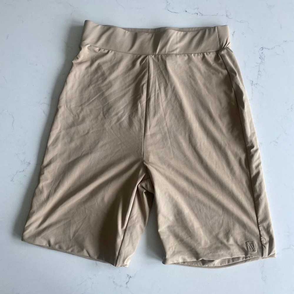 NWT MESHKI Beige High-Waisted Activewear Bike Shorts Size Small‎